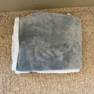 Langria fuzzy blanket